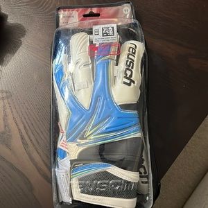 Reusch goalkeeper gloves, new